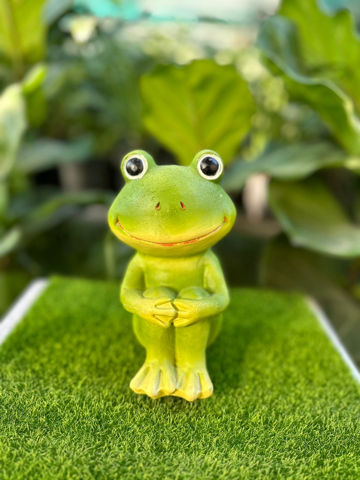 7" inch Resin Frog Showpiece for home and Garden Decor