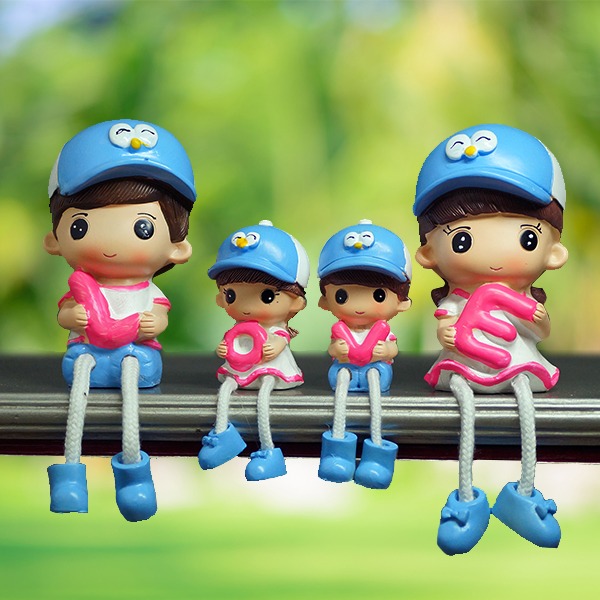 Love Sign Family Dangling Legs Showpiece - Back Garden Nursery