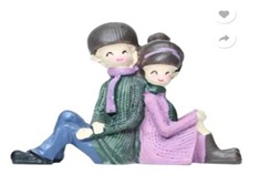 Sitting Couple Miniature - Back Garden Nursery