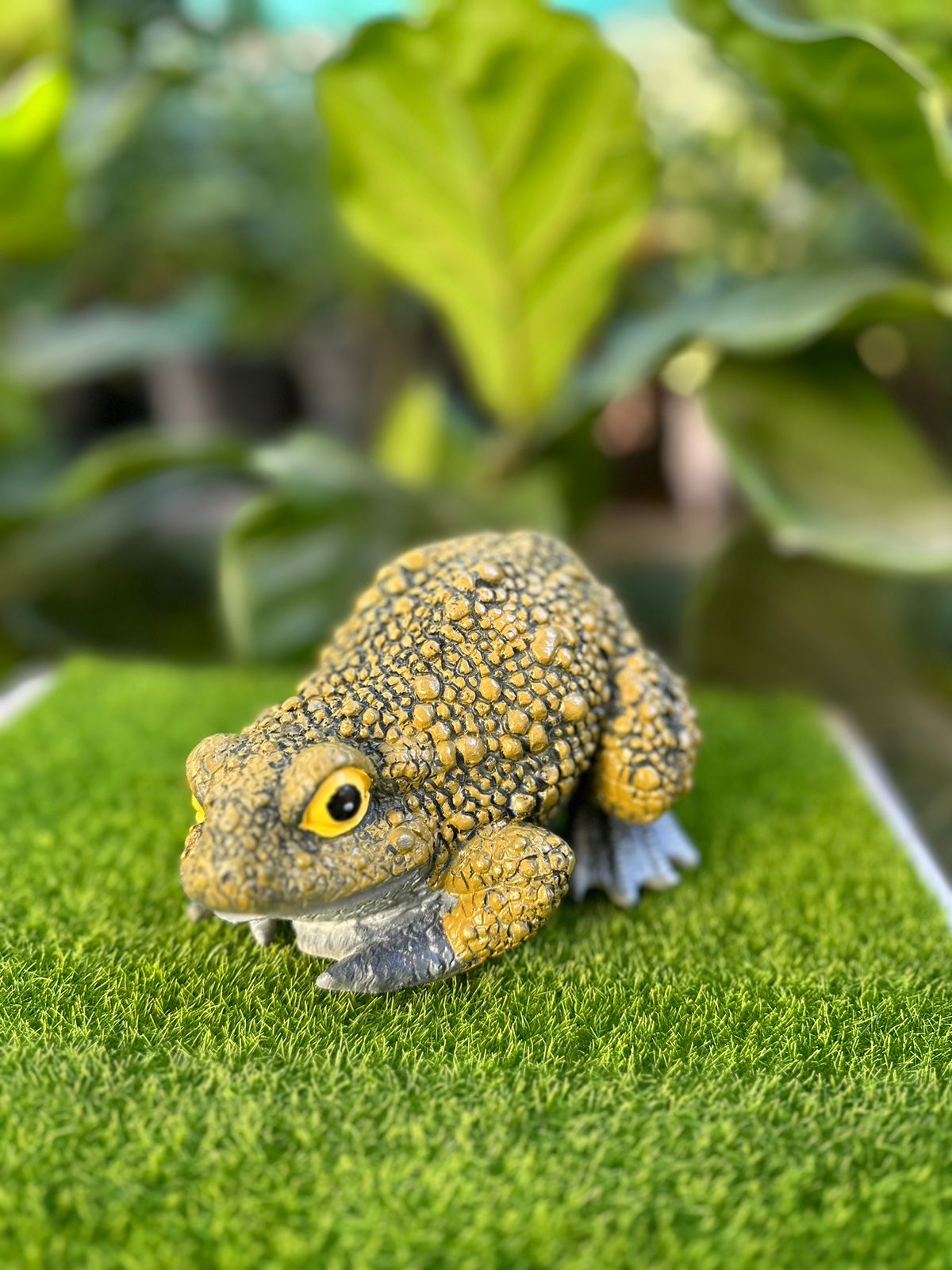 7" inch Jumping Resin Frog Showpiece